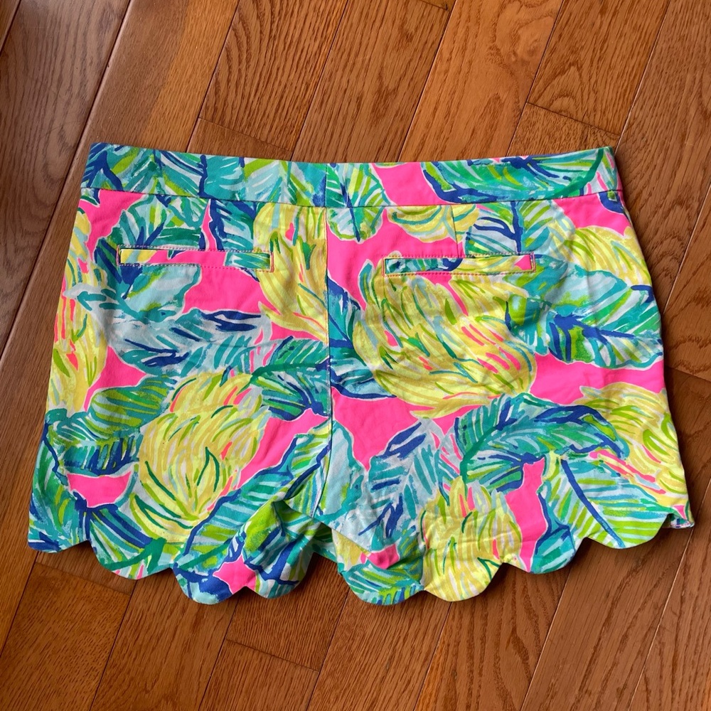 Lilly Pulitzer shorts. - Picture 4 of 4